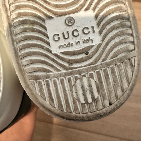 Gucci White Sneakers with Green and Red Stripe - Picture 9 of 14